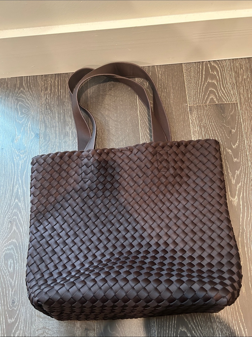 NAGHEDI Como Shopper Tote in Chocolate
